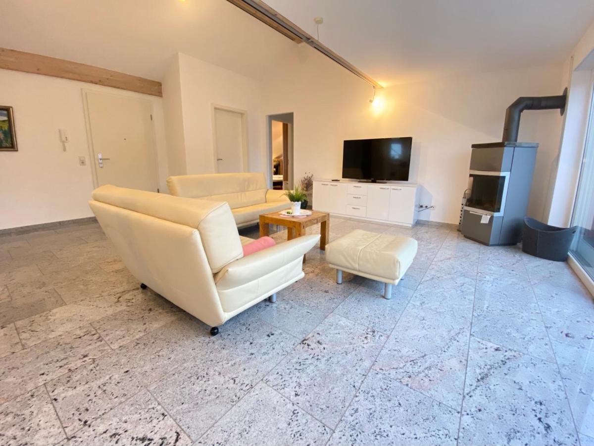4 Zimmer Apartment, 125 Qm, Ruhig Und Zentrumsnah, Max 5 Pers, Dachterasse, Garage, 1000 Mbit Böblingen Dış mekan fotoğraf