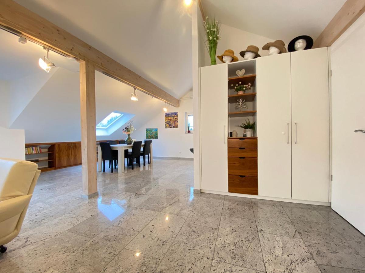 4 Zimmer Apartment, 125 Qm, Ruhig Und Zentrumsnah, Max 5 Pers, Dachterasse, Garage, 1000 Mbit Böblingen Dış mekan fotoğraf