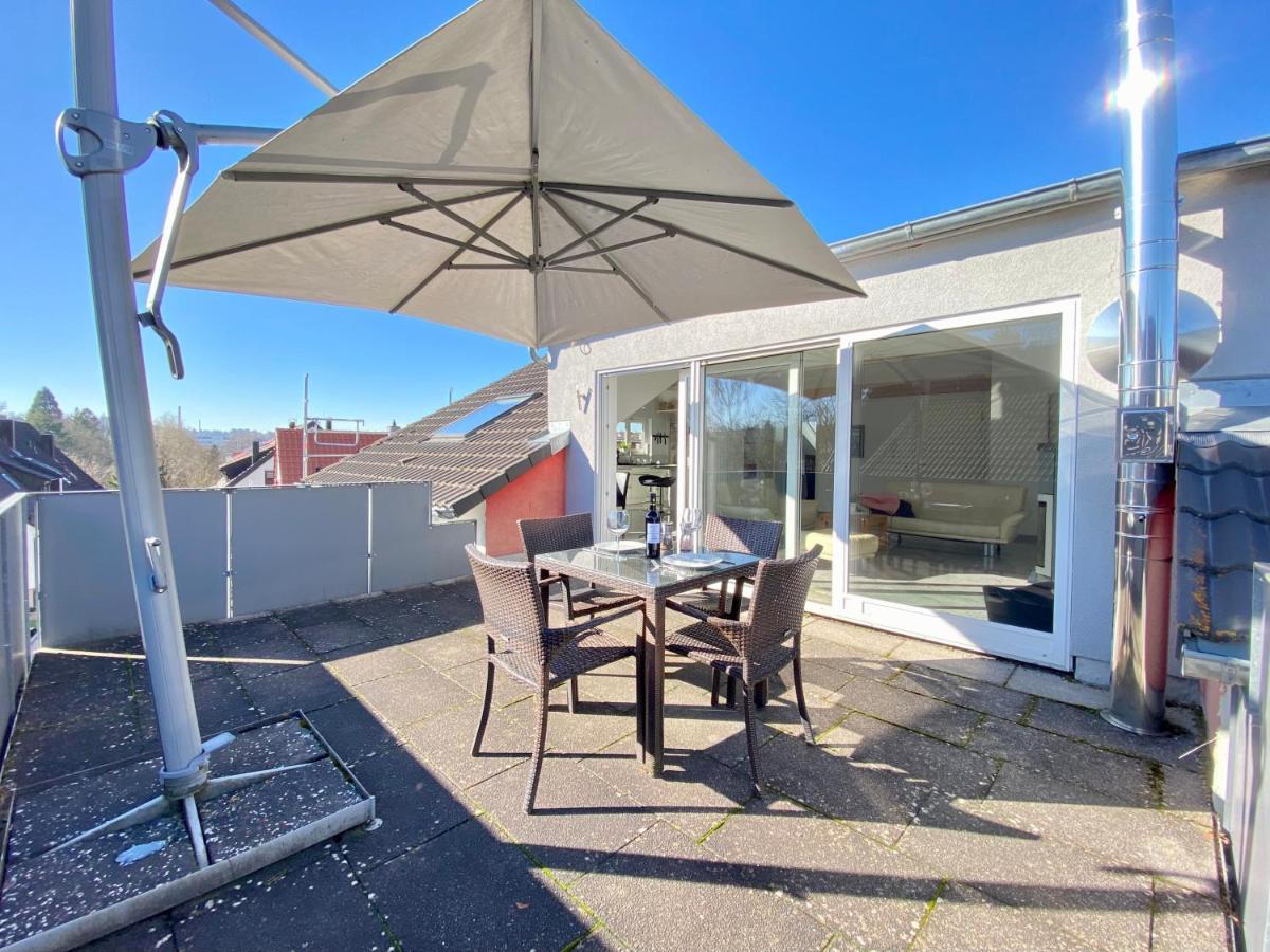 4 Zimmer Apartment, 125 Qm, Ruhig Und Zentrumsnah, Max 5 Pers, Dachterasse, Garage, 1000 Mbit Böblingen Dış mekan fotoğraf