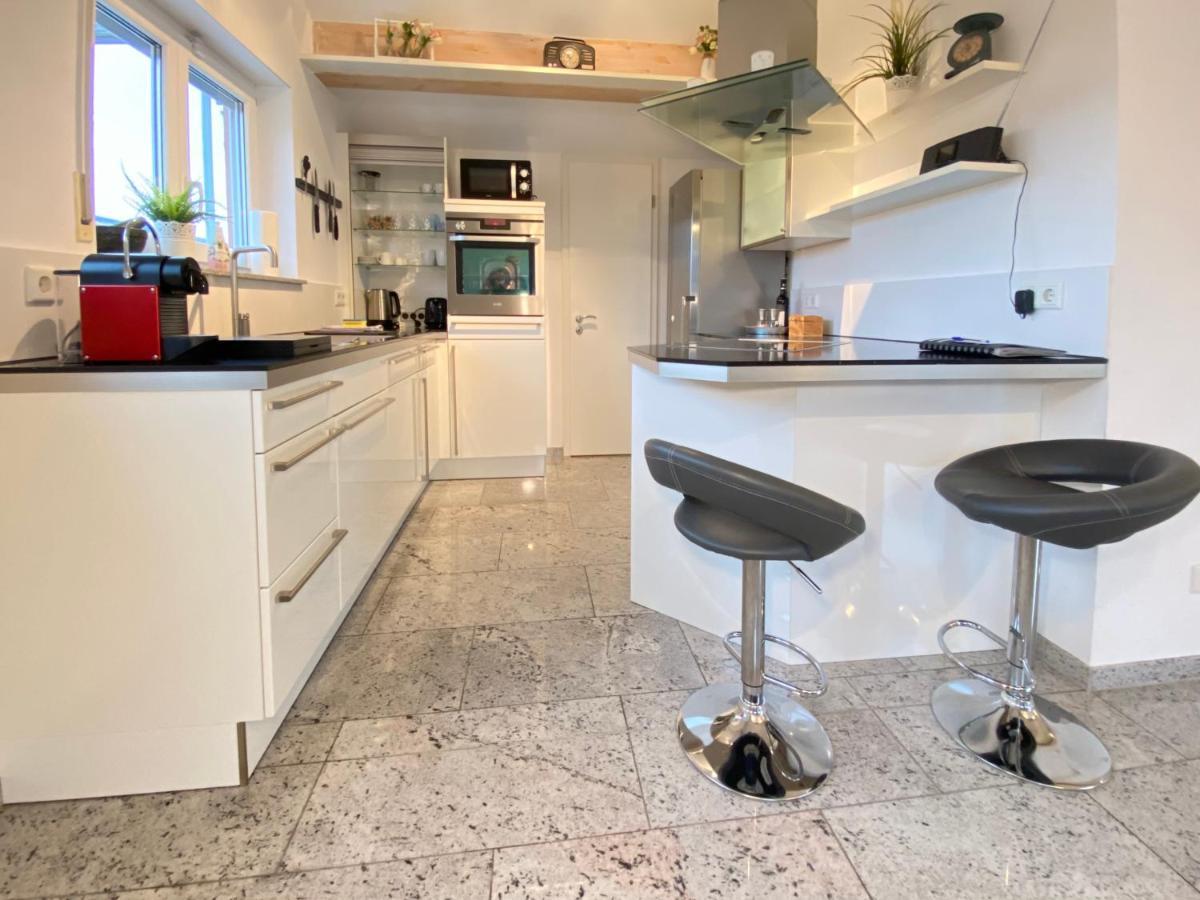 4 Zimmer Apartment, 125 Qm, Ruhig Und Zentrumsnah, Max 5 Pers, Dachterasse, Garage, 1000 Mbit Böblingen Dış mekan fotoğraf