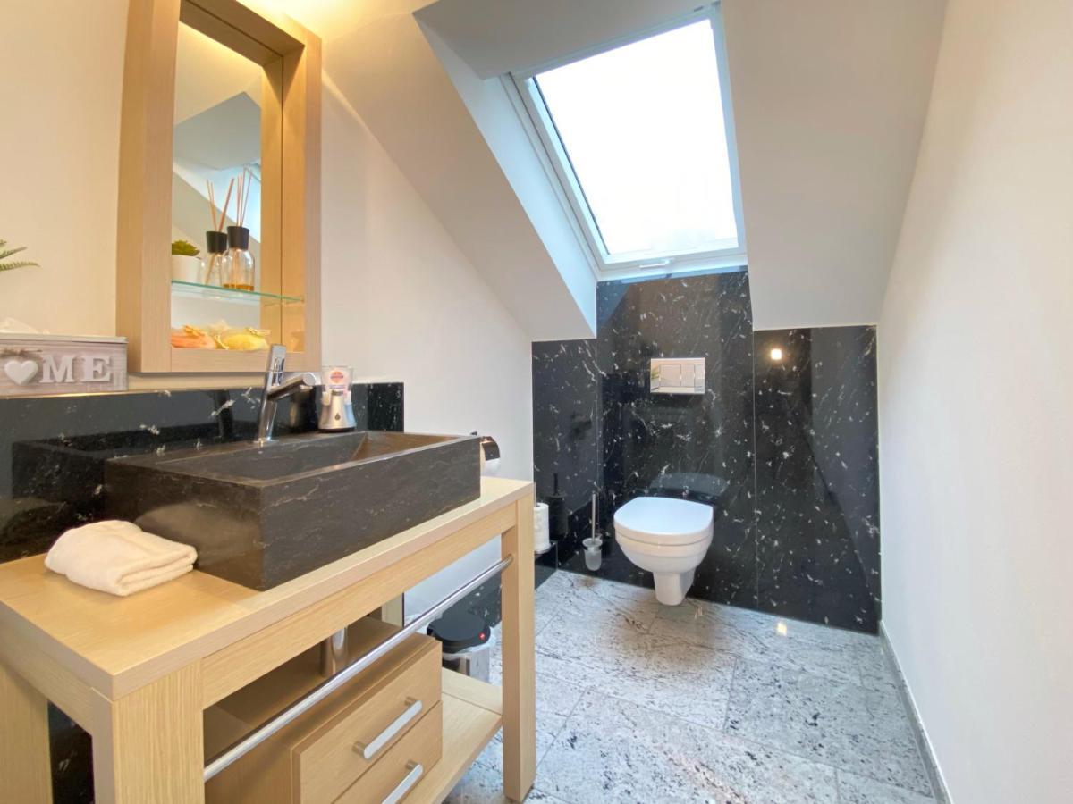 4 Zimmer Apartment, 125 Qm, Ruhig Und Zentrumsnah, Max 5 Pers, Dachterasse, Garage, 1000 Mbit Böblingen Dış mekan fotoğraf