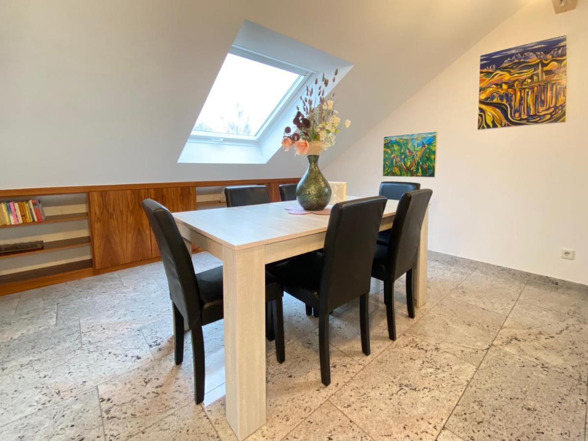 4 Zimmer Apartment, 125 Qm, Ruhig Und Zentrumsnah, Max 5 Pers, Dachterasse, Garage, 1000 Mbit Böblingen Dış mekan fotoğraf